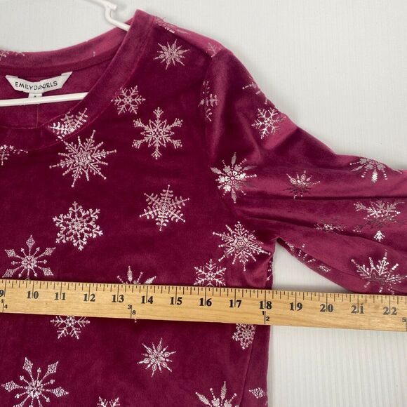 Emily Daniels Woman Snowflake Long Sleeved T Shirt Purple Small Sweatshirt new - Picture 8 of 16